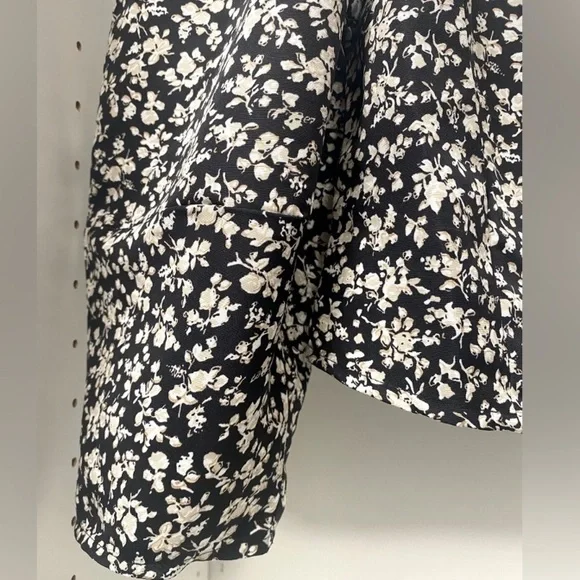 Levi’s Long Sleeve Flower Print Crop - NWT - Picture 5 of 8